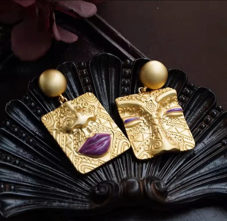 Earrings feminist – view 2