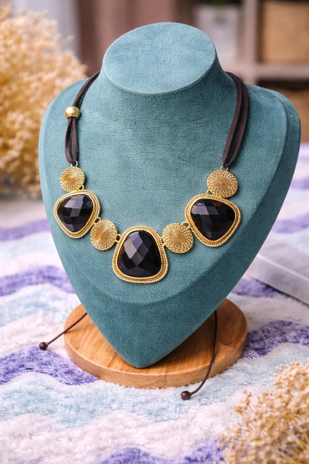 Black & Gold Statement Necklace – view 3