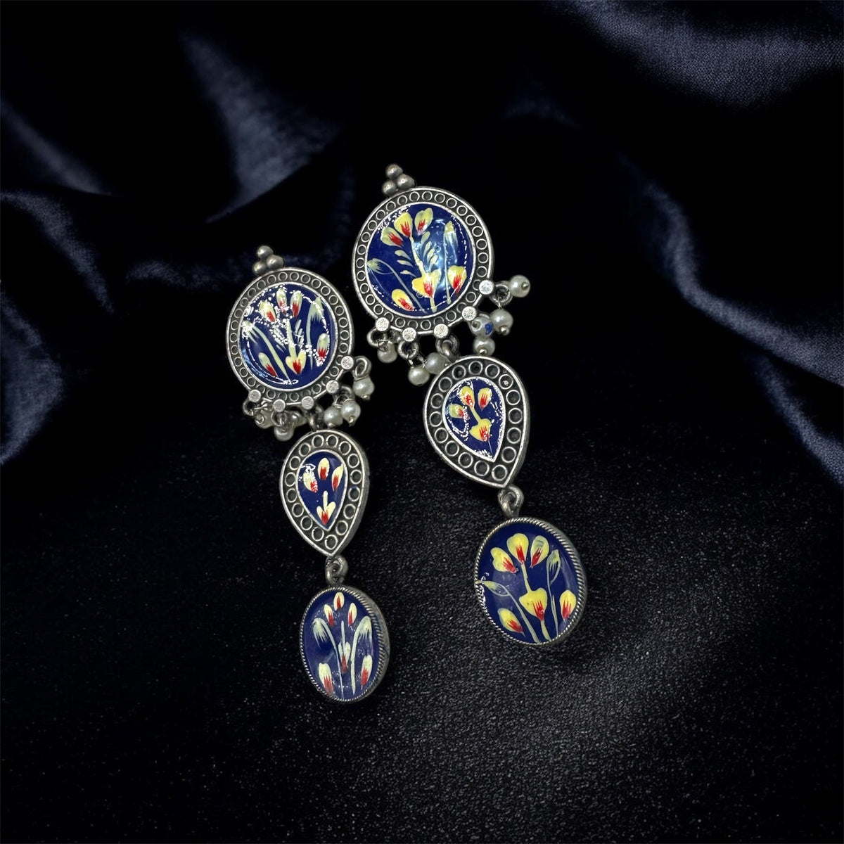 Vintage Boho Floral Drop Earrings – Hand-Painted Enamel Design
